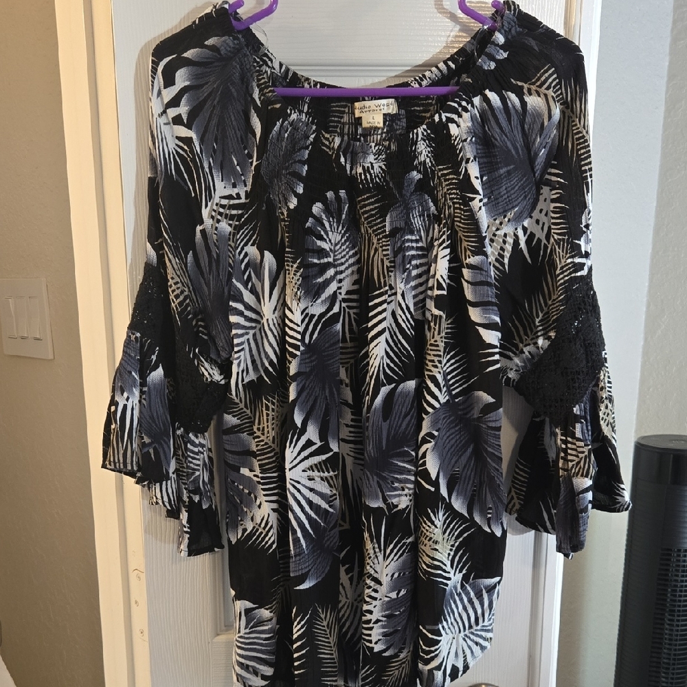 Studio West Monochrome Leaf Print Blouse